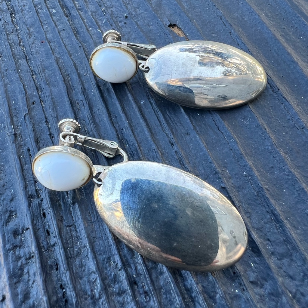 Carole Dauplaise-Vintage-Signed-Elegant Silver Drop Screw Back Earrings